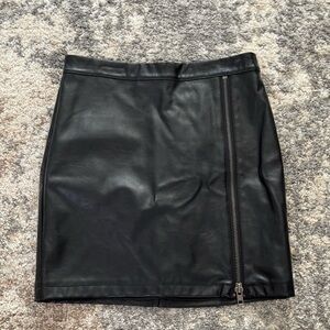 Romeo & Juliet Couture Black Pencil Mini Skirt with Slit
